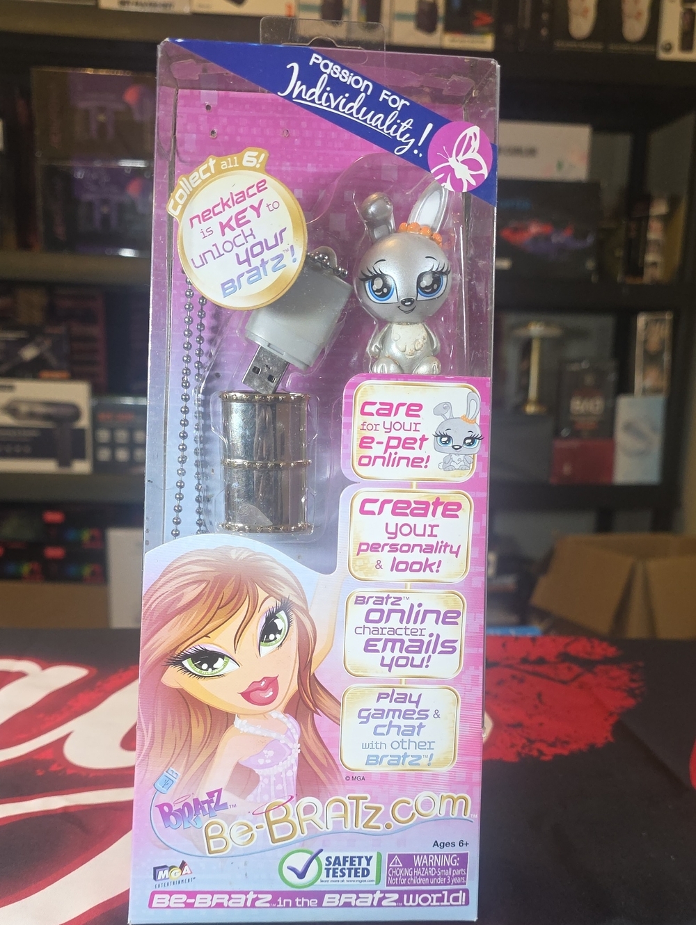 BRATZ USBDrive & Silver Bunny Charm - Pink Packaging